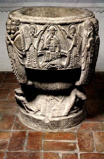 Dopfunt av stenmästaren Majestatis. Från Tryde kyrka i Skåne, 1100-tal.